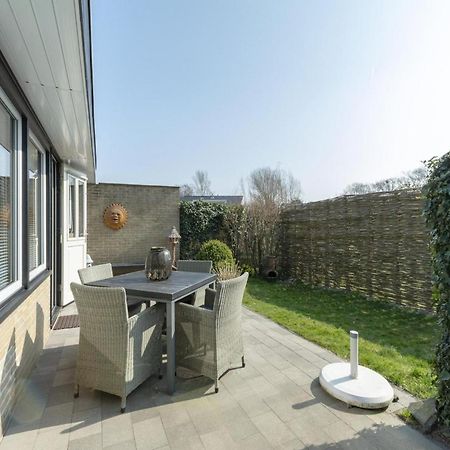 Attractive Bungalow With Modern Furnishings Sint Maartensvlotbrug Luaran gambar