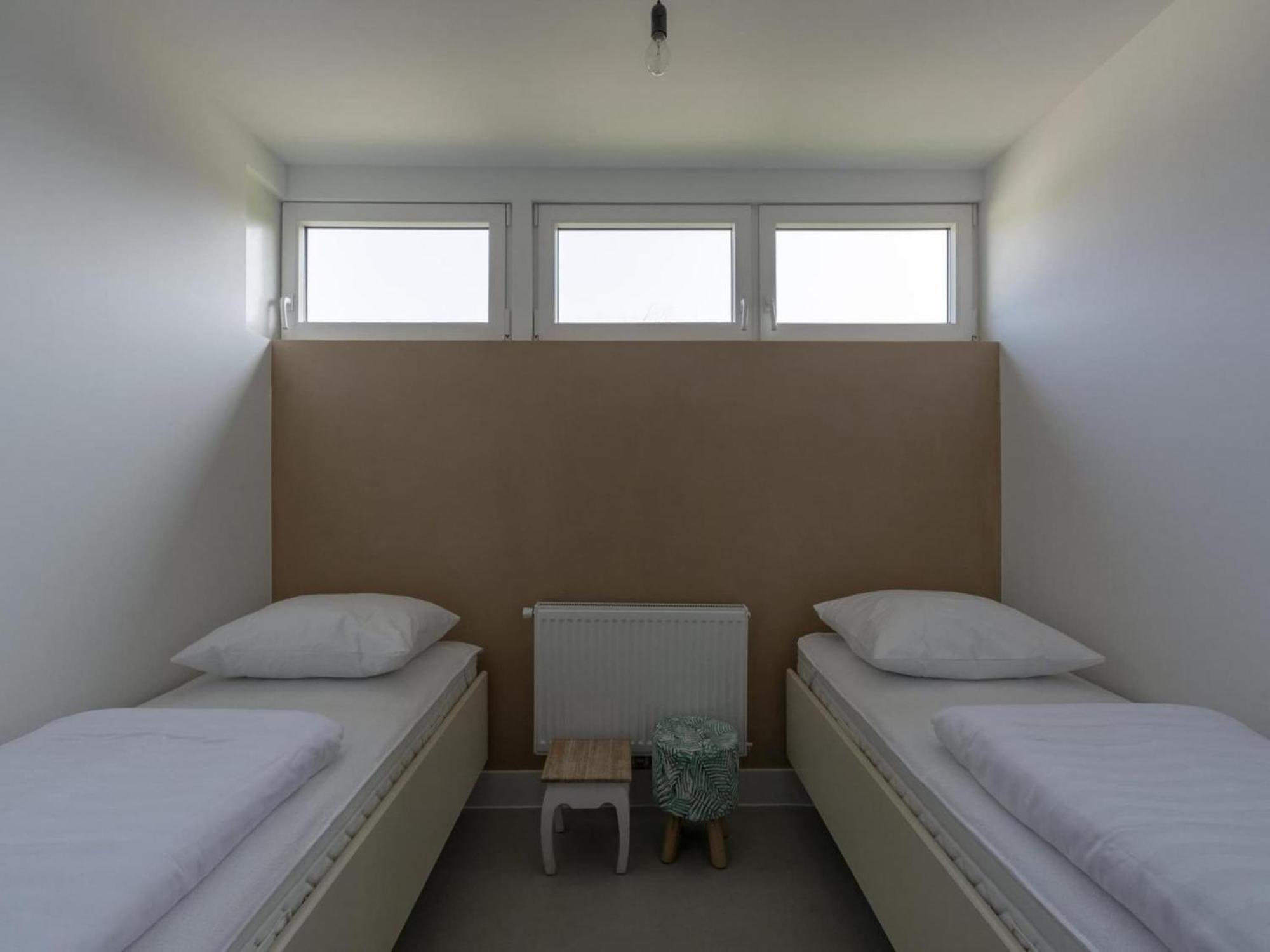 Attractive Bungalow With Modern Furnishings Sint Maartensvlotbrug Luaran gambar