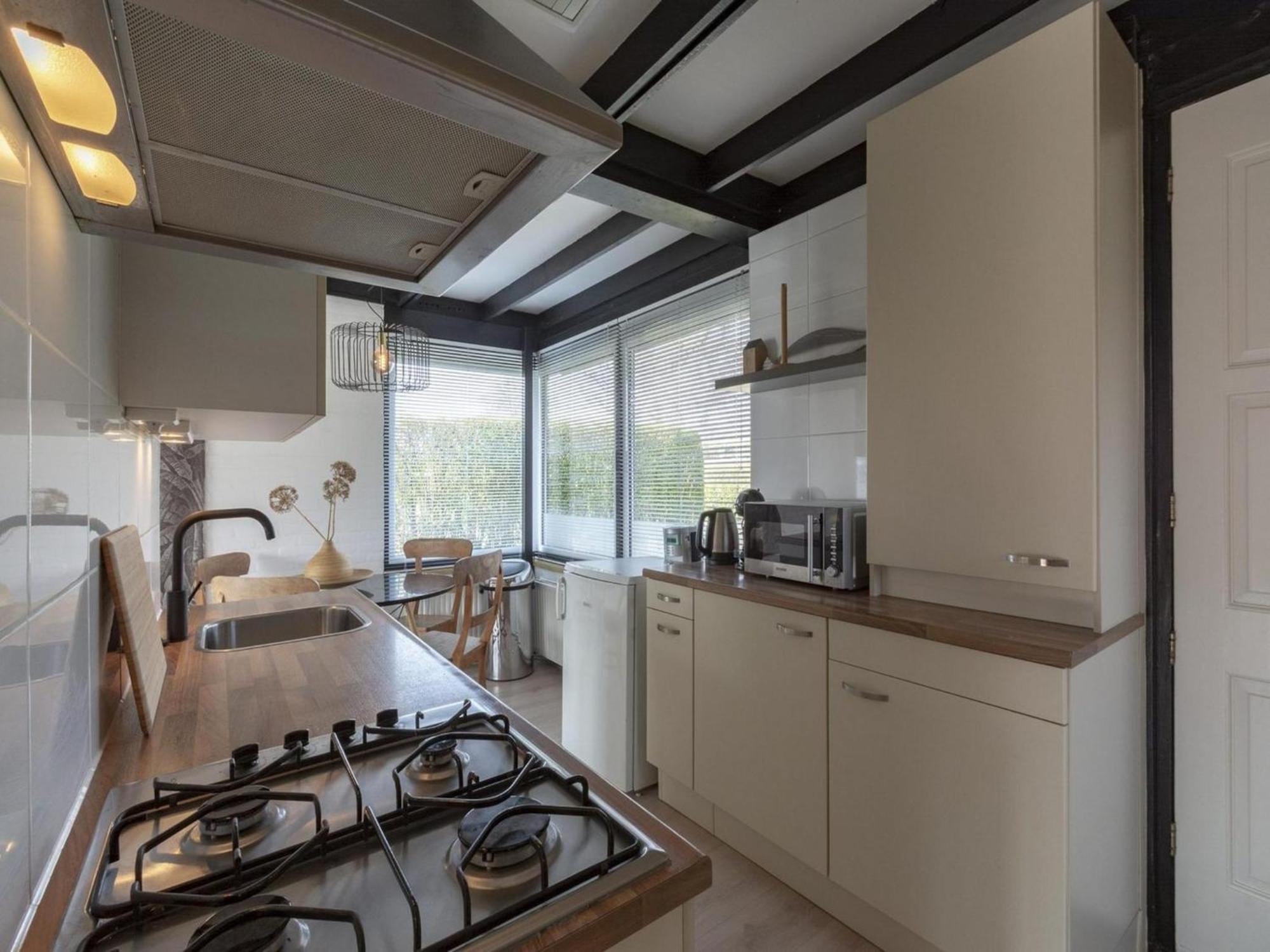 Attractive Bungalow With Modern Furnishings Sint Maartensvlotbrug Luaran gambar